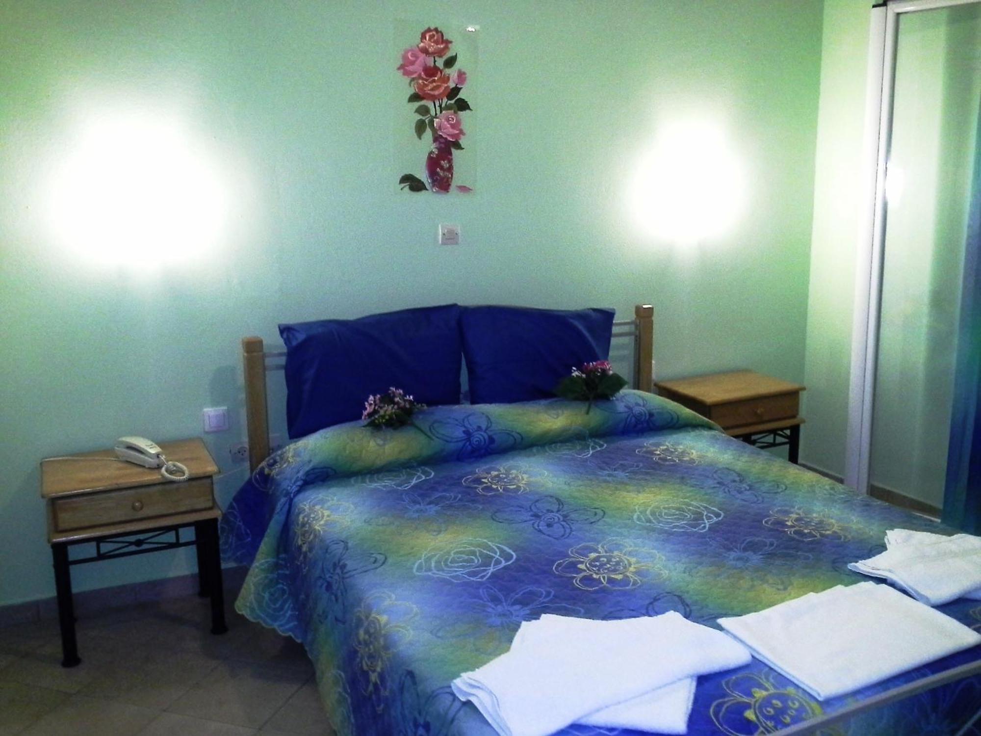 Apergis Rooms Ermoupoli Zimmer foto