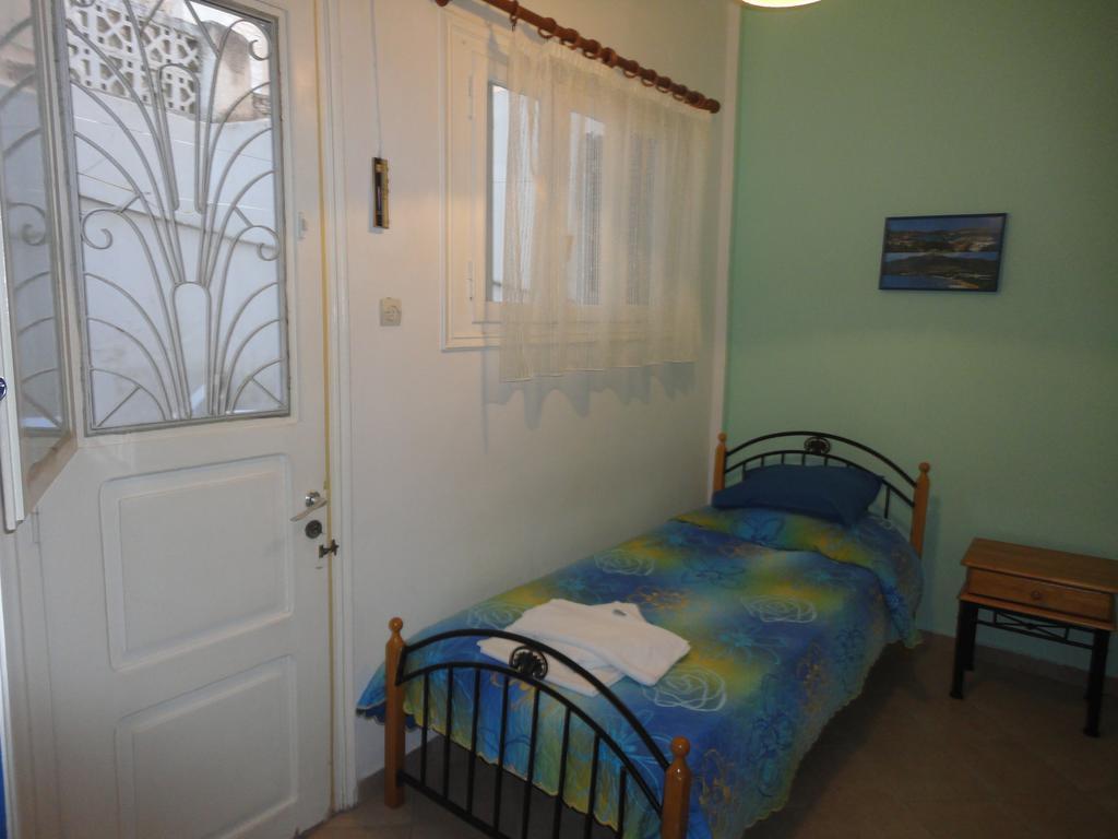 Apergis Rooms Ermoupoli Exterior foto